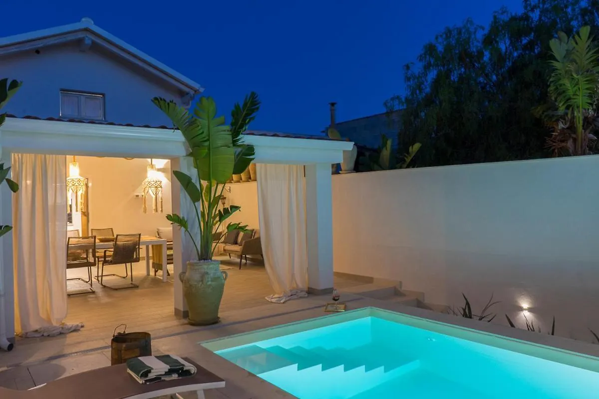 Villa Delle Palme Con Piscina Privata 산타 마리아 델 포칼로 0*,  이탈리아